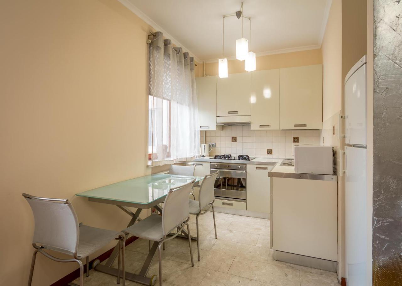 Apartment On Triokhsviatytelska キエフ エクステリア 写真